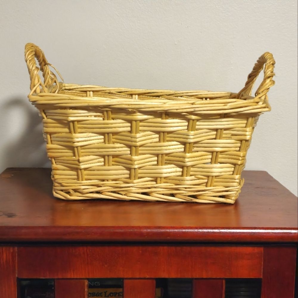 Vintage wicker basket with handles